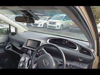 2020 Toyota Sienta II Рестайлинг, бежевый, 1500000 рублей, вид 5