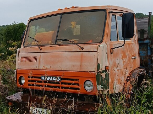 1990 КамАЗ 5511, оранжевый, 220000 рублей