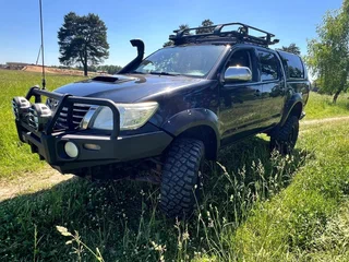 2013 Toyota Hilux VII Рестайлинг, чёрный, 3050000 рублей, вид 2