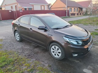 2016 Kia Rio III Рестайлинг, коричневый, 900000 рублей, вид 3