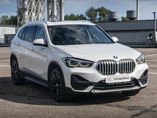 2021 BMW X1 18i sDrive II (F48) Рестайлинг, белый, 3079000 рублей, вид 3