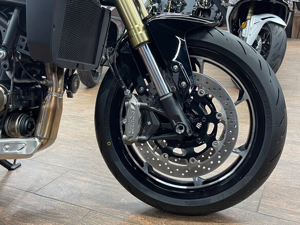 2026 QJMotor SRK 550, красный, 569000 рублей - вид 12
