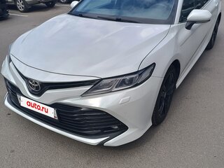 2020 Toyota Camry VIII (XV70), белый, 2550000 рублей, вид 1