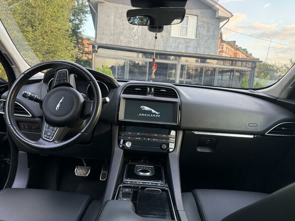 2018 Jaguar F-Pace I, чёрный, 3150000 рублей - вид 14