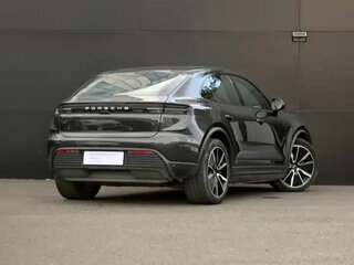 2024 Porsche Macan 4 II, серый, 9976206 рублей, вид 4