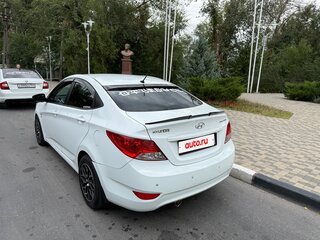 2013 Hyundai Solaris I, белый, 850000 рублей, вид 5