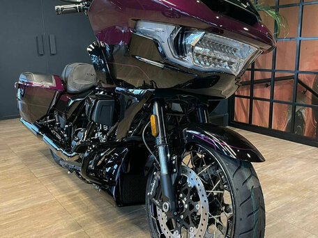 2025 Harley-Davidson CVO Road Glide, фиолетовый, 6500000 рублей, вид 2