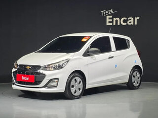 2020 Chevrolet Spark IV Рестайлинг, белый, 850000 рублей, вид 1