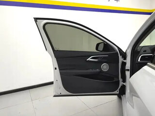 2023 BMW 1 серии 120i III (F52) Рестайлинг, белый, 1740000 рублей, вид 4