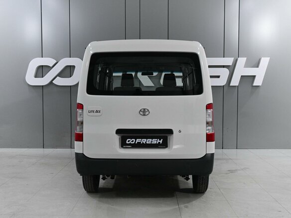 2022 Toyota LiteAce, белый, 2299000 рублей - вид 3