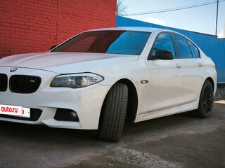 2011 BMW 5 серии 528i VI (F10/F11/F07), белый, 2050000 рублей, вид 3