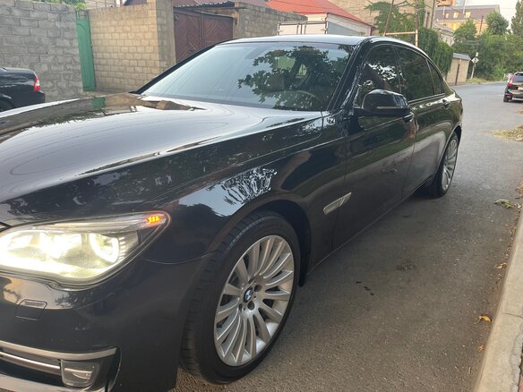 2010 BMW 7 серии Long 750Li xDrive V (F01/F02/F04), чёрный, 2100000 рублей - вид 2