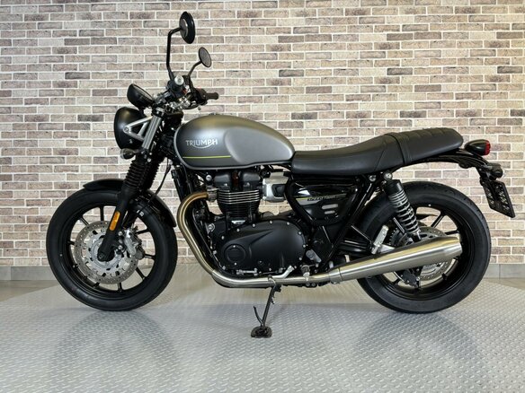 2022 Triumph Speed Twin, серый, 1021000 рублей - вид 2