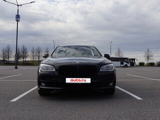 2014 BMW 7 серии Long 750Li xDrive V (F01/F02/F04) Рестайлинг, чёрный, 2650000 рублей, вид 3