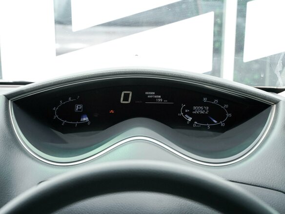 2016 Nissan Serena IV (C26), оранжевый - вид 15