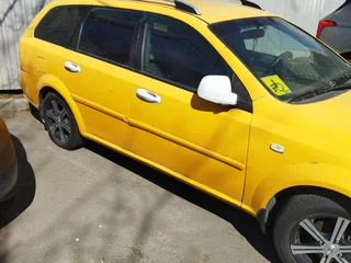2010 Chevrolet Lacetti I, жёлтый, 210000 рублей, вид 3