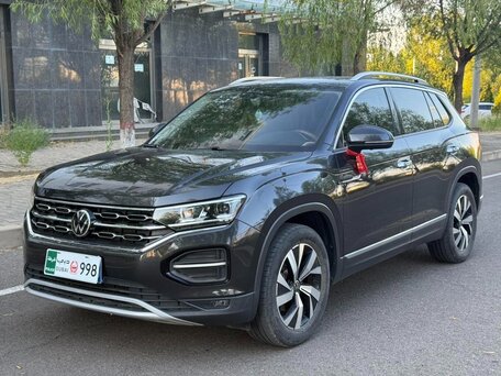 2022 Volkswagen Tayron I, чёрный, 1548961 рублей, вид 1