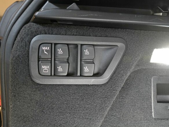 2021 BMW X7 40i I (G07), чёрный - вид 27