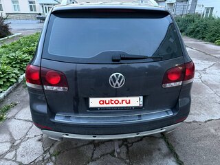2008 Volkswagen Touareg I Рестайлинг, серый, 900000 рублей, вид 3