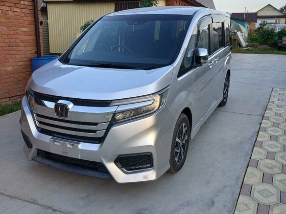 2019 Honda Stepwgn Spada V Рестайлинг, серебристый, 2600000 рублей - вид 2