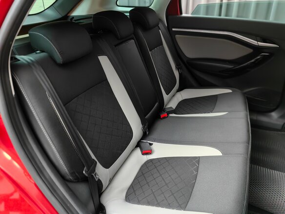 2018 Lada (ВАЗ) Vesta SW Cross I, красный, 1059000 рублей - вид 7