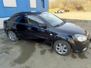2010 Kia Rio II Рестайлинг, чёрный, 620000 рублей, вид 2