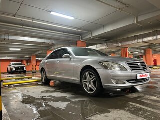 2005 Mercedes-Benz S-Класс 550 Long V (W221), серебристый, 750000 рублей, вид 5