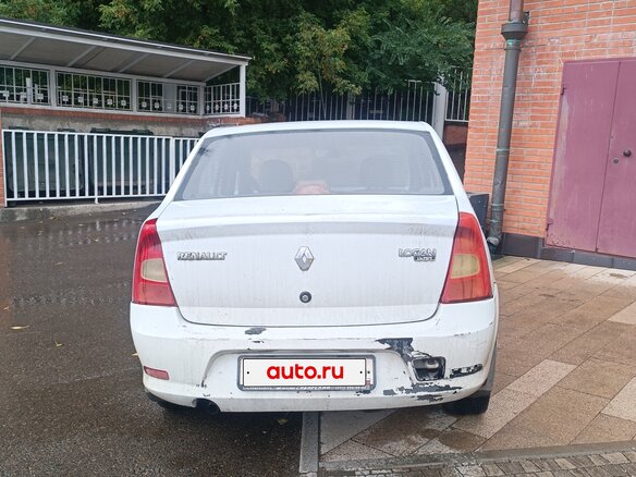 2010 Renault Logan I Рестайлинг, белый, 180000 рублей - вид 3