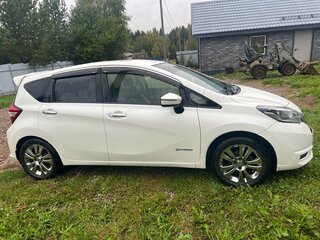 2017 Nissan Note e-Power II Рестайлинг, белый, 1050000 рублей, вид 5