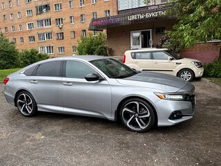 2021 Honda Accord X Рестайлинг, серебристый, 2790000 рублей, вид 3