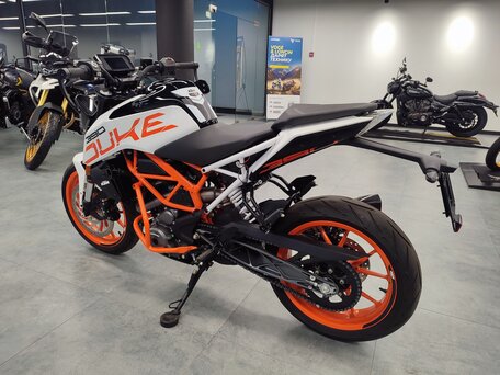2021 KTM 390 Duke, белый, 517000 рублей, вид 5