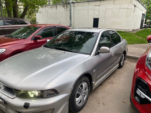 2000 Mitsubishi Galant VIII Рестайлинг, серебристый, 150000 рублей - вид 2