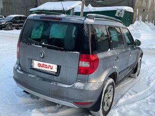 2010 Skoda Yeti I, серый, 590000 рублей, вид 4