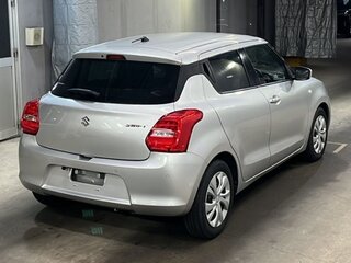 2023 Suzuki Swift V Рестайлинг, серебристый, 816000 рублей, вид 3
