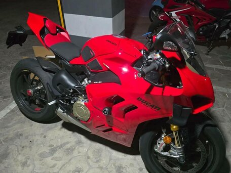2023 Ducati Panigale V4, красный, 2900000 рублей, вид 3