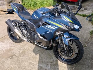2021 Kawasaki Ninja 400, синий, 620000 рублей, вид 1