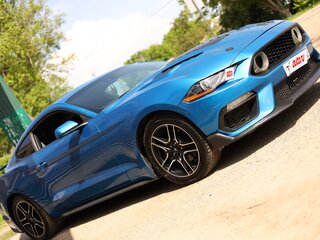 2021 Ford Mustang VI Рестайлинг, синий, 3330000 рублей, вид 2