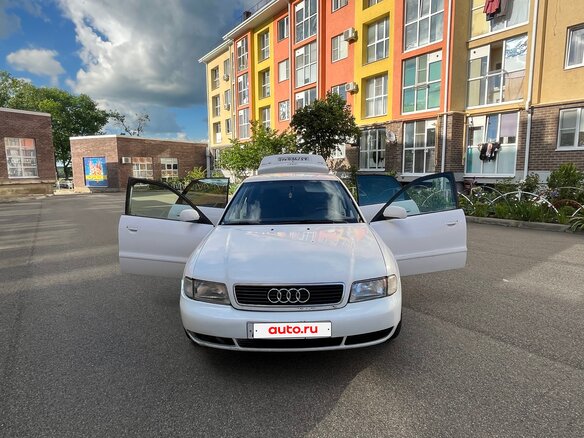 1997 Audi A4 I (B5), белый, 400000 рублей