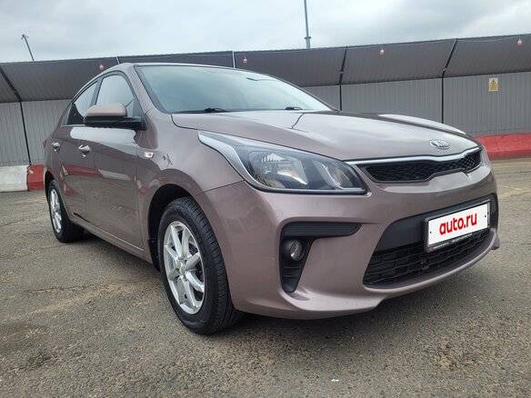 2020 Kia Rio IV, коричневый, 1430000 рублей - вид 10