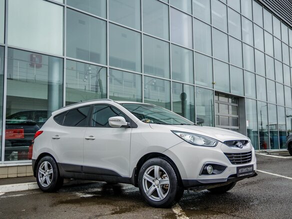 2013 Hyundai ix35 I, белый, 1188000 рублей
