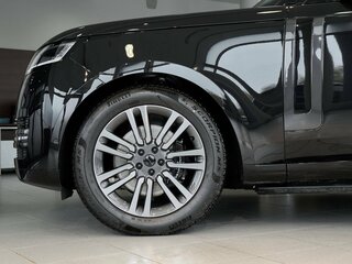 2026 Land Rover Range Rover P360 MHEV Long V, чёрный, 19900000 рублей, вид 4