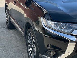 2019 Mitsubishi Outlander III Рестайлинг 3, чёрный, 2100000 рублей, вид 1