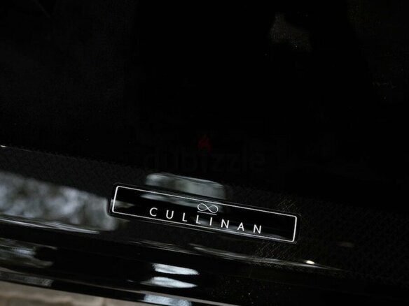 2026 Rolls-Royce Cullinan Black Badge I Рестайлинг (Series II), чёрный, 64990000 рублей - вид 5