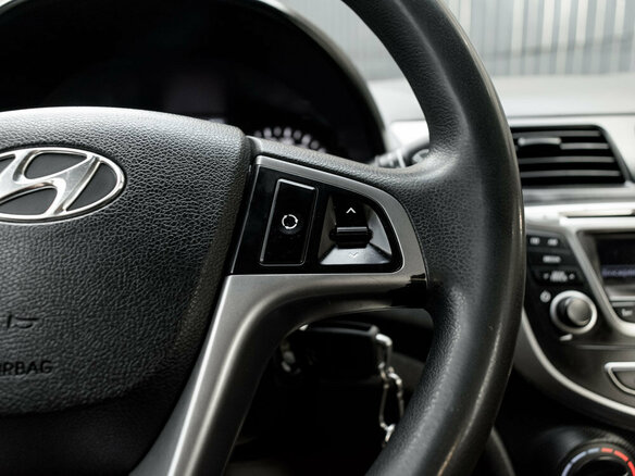 2015 Hyundai Solaris I Рестайлинг, бежевый, 899000 рублей - вид 12