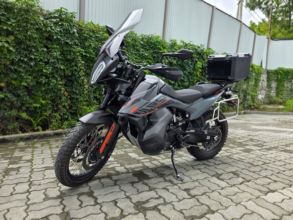 2022 KTM 890 Adventure, серый, 1100000 рублей - вид 3