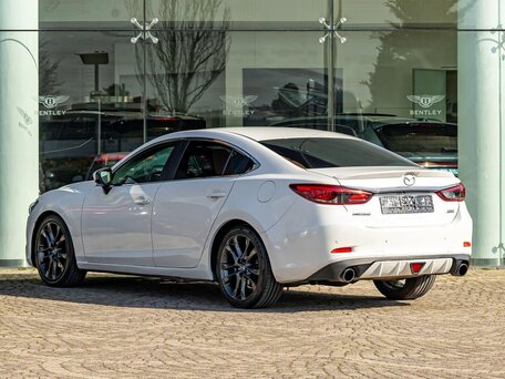 2018 Mazda 6 III (GJ) Рестайлинг, белый, 1585000 рублей, вид 4