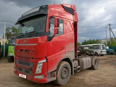 2015 Volvo FH, красный, 5538500 рублей, вид 1