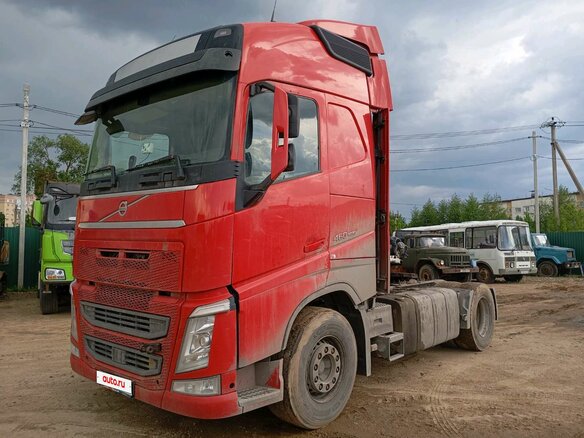 2015 Volvo FH, красный, 5538500 рублей
