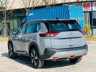 2024 Nissan X-Trail IV, серебристый, 4900000 рублей, вид 4
