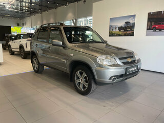 2013 Chevrolet Niva I Рестайлинг, серый, 520000 рублей, вид 3